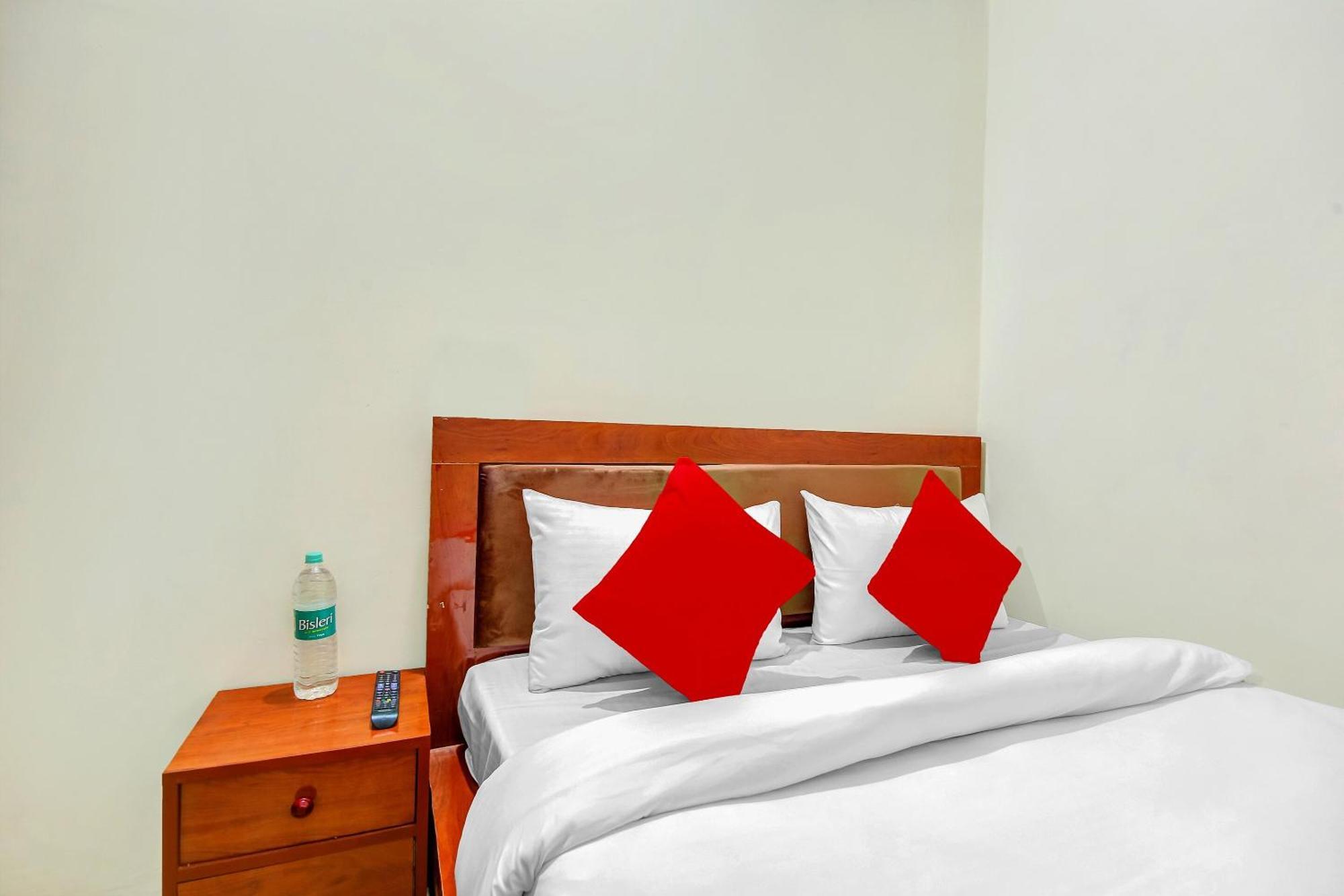 Hotel O Yash Hotel Ghaziabad Esterno foto