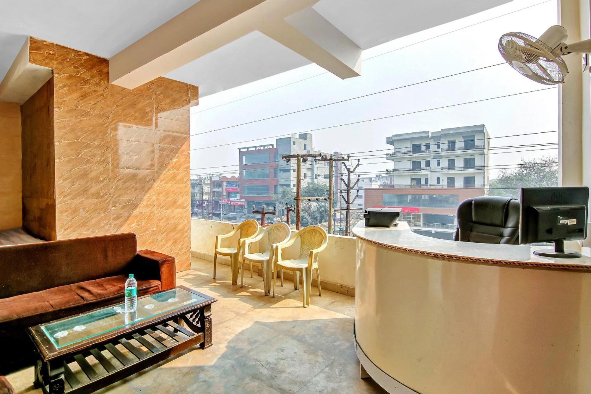 Hotel O Yash Hotel Ghaziabad Esterno foto