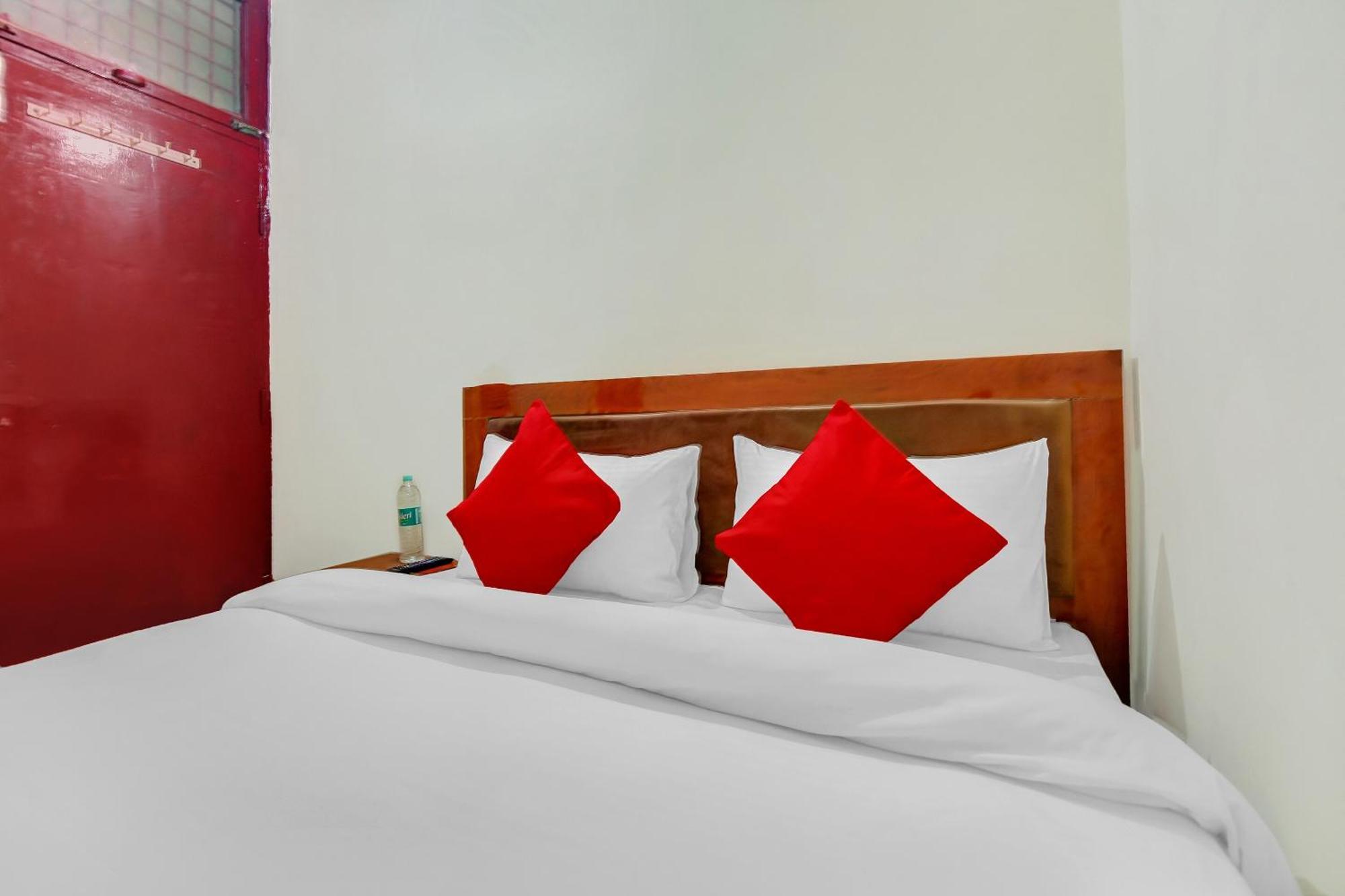 Hotel O Yash Hotel Ghaziabad Esterno foto