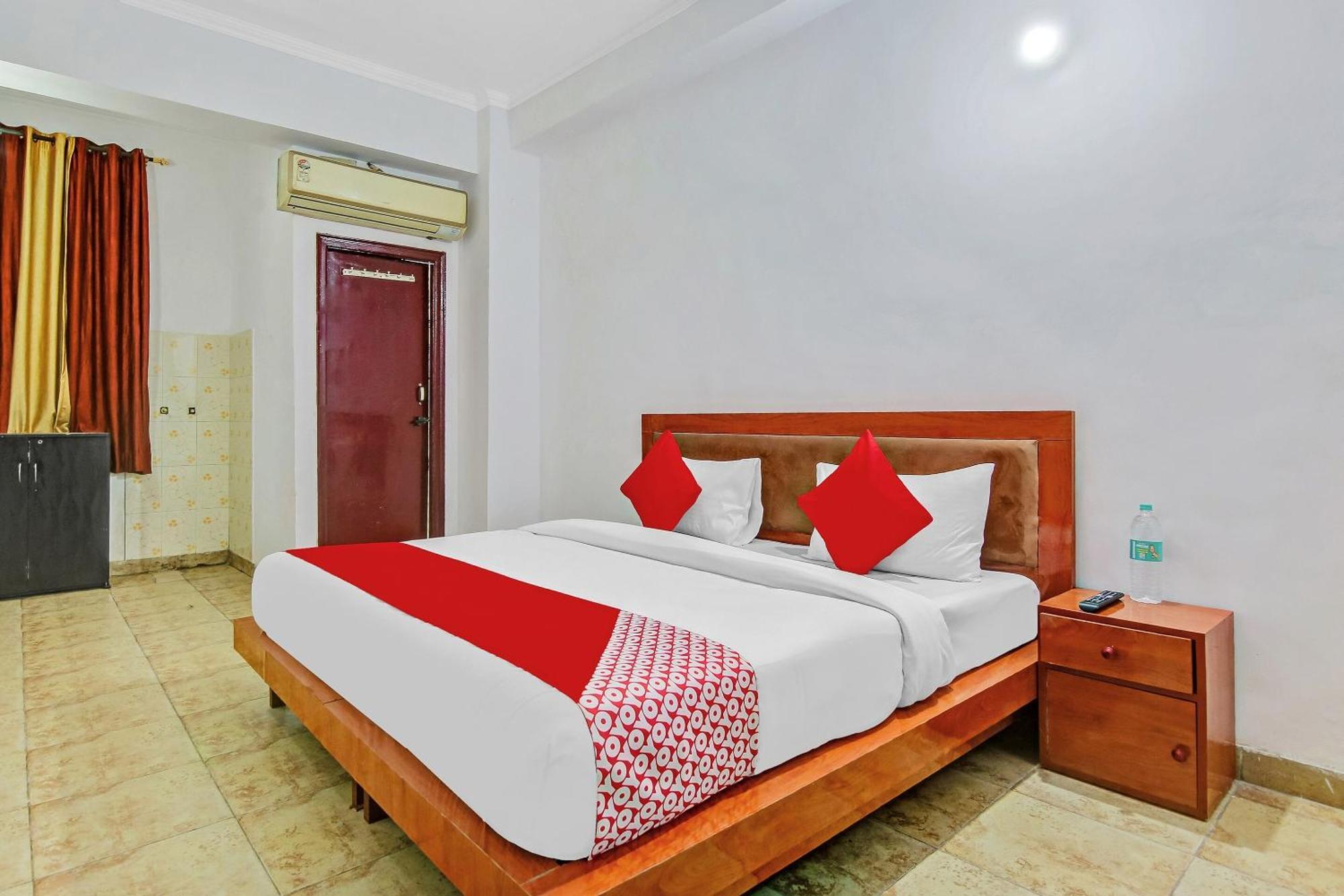 Hotel O Yash Hotel Ghaziabad Esterno foto