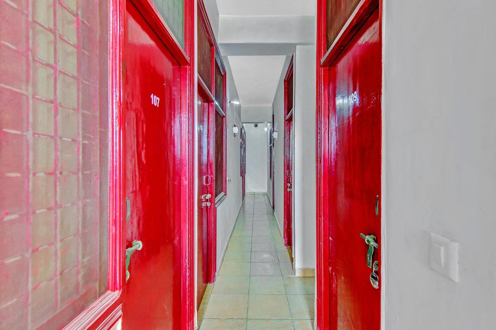 Hotel O Yash Hotel Ghaziabad Esterno foto